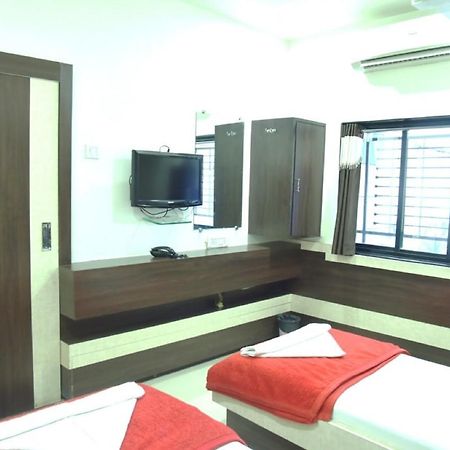 Hotel Excel Executive Amravati Exterior photo