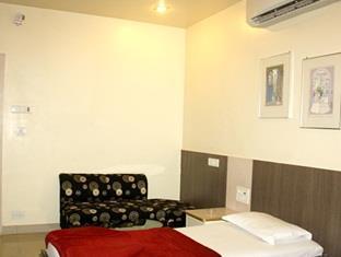 Hotel Excel Executive Amravati Exterior photo