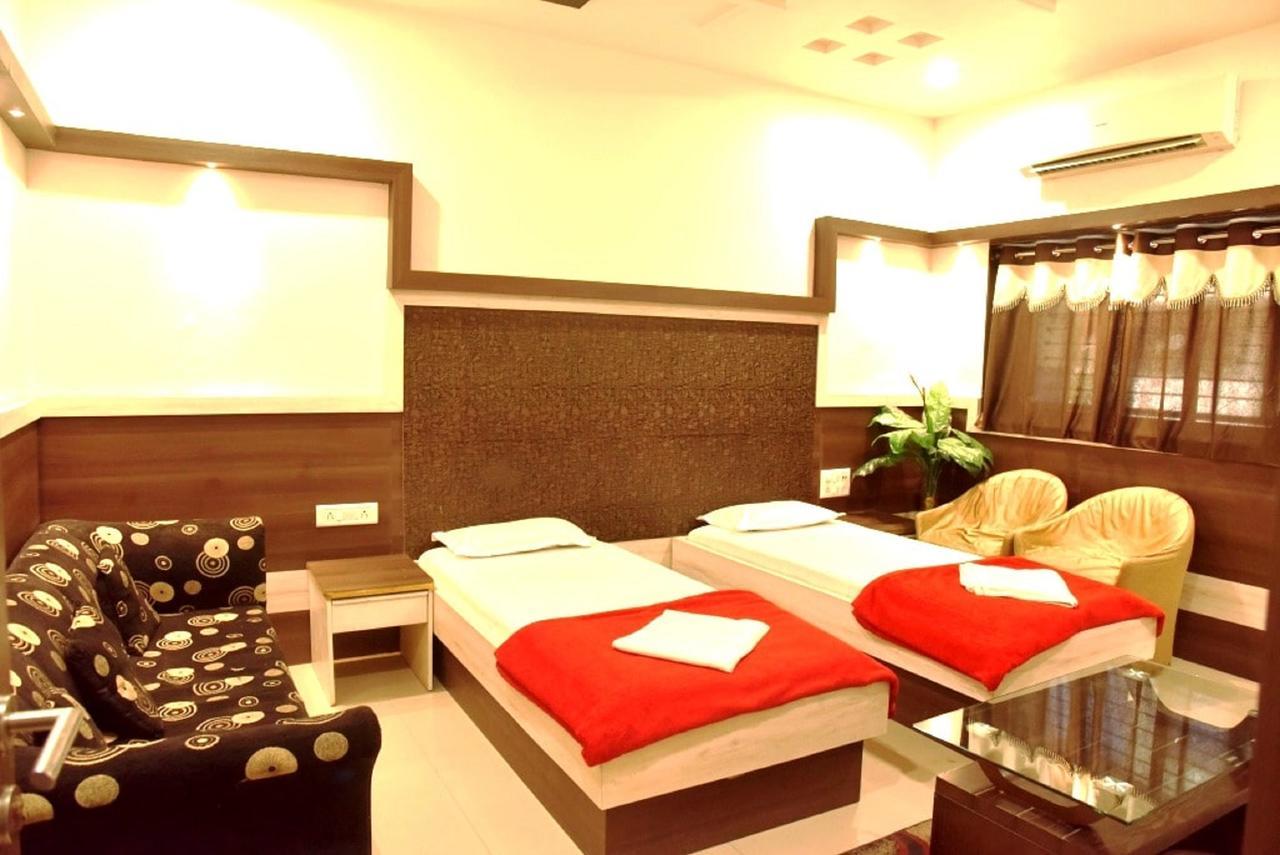 Hotel Excel Executive Amravati Exterior photo