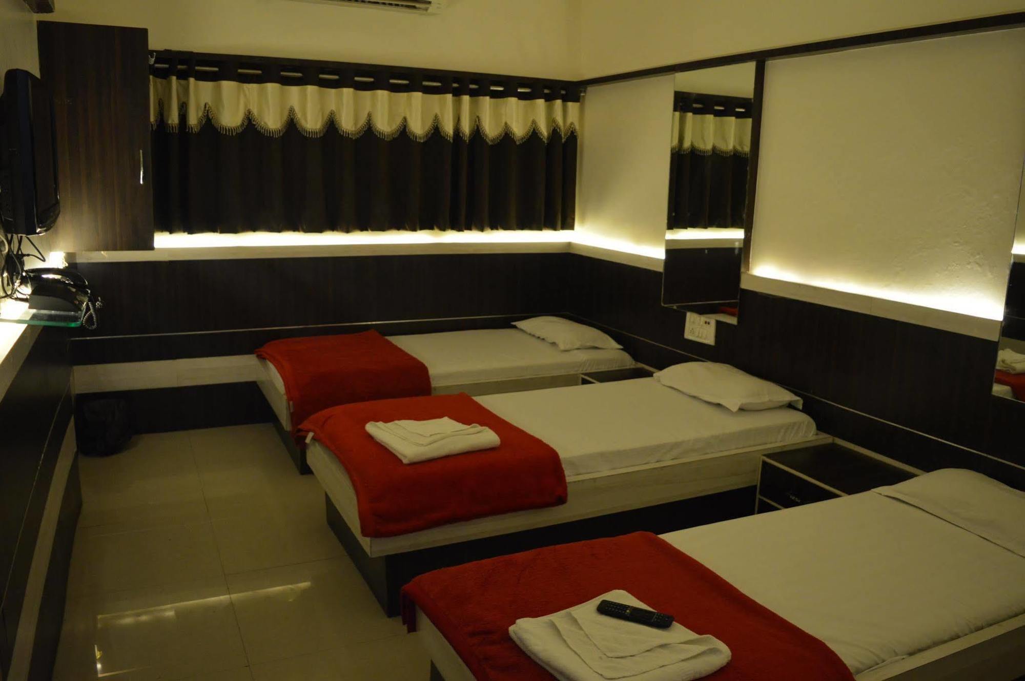 Hotel Excel Executive Amravati Exterior photo